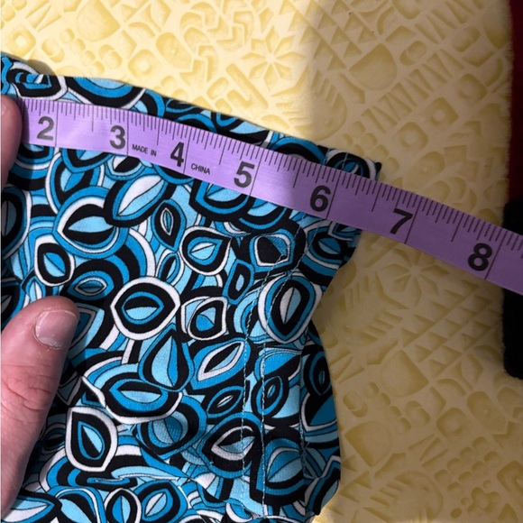 Vintage Black and Blue Fitted Blouse with Peter Pan Collar - Picture 9 of 10